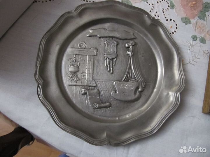 Винтажная тарелка из олова Голландия