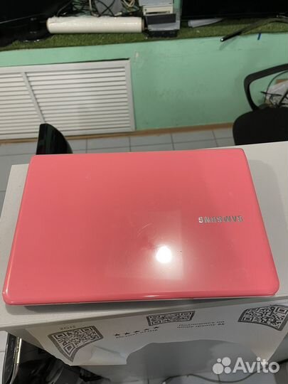 Нетбук Samsung Розовый
