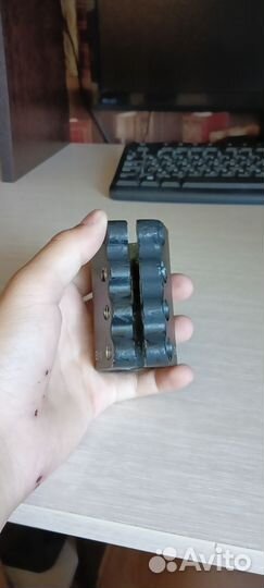 Зажим для трюкового самоката