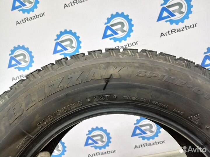 Bridgestone Blizzak Spike-01 205/65 R15 94T