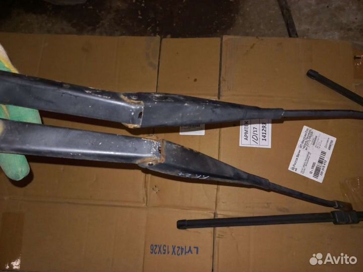 Поводки дворников Ford Focus 2008