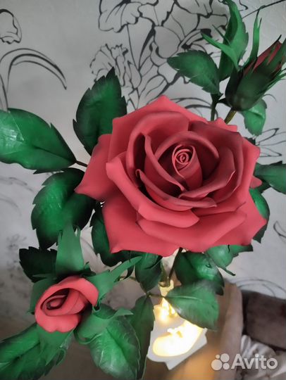 Интерьерная роза из фоамирана