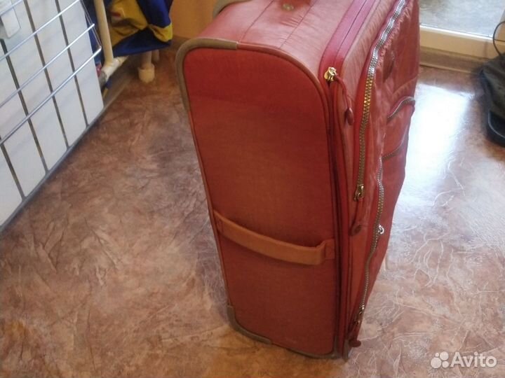 Чемодан на колесах