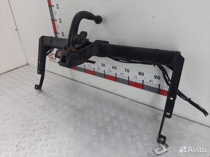 Фаркоп для Toyota Avensis 2 (T250)