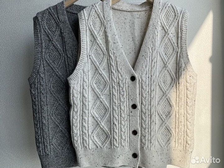 Жилетка вязаная