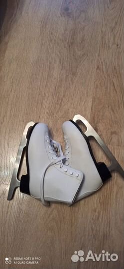 Коньки фигурные размер 23 см и 22.5 см