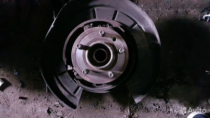 Land Rover Discovery кулак задний