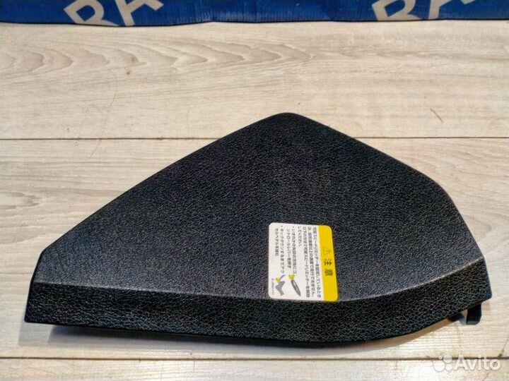 Накладка консоли правая Mercedes-Benz 211.054 E