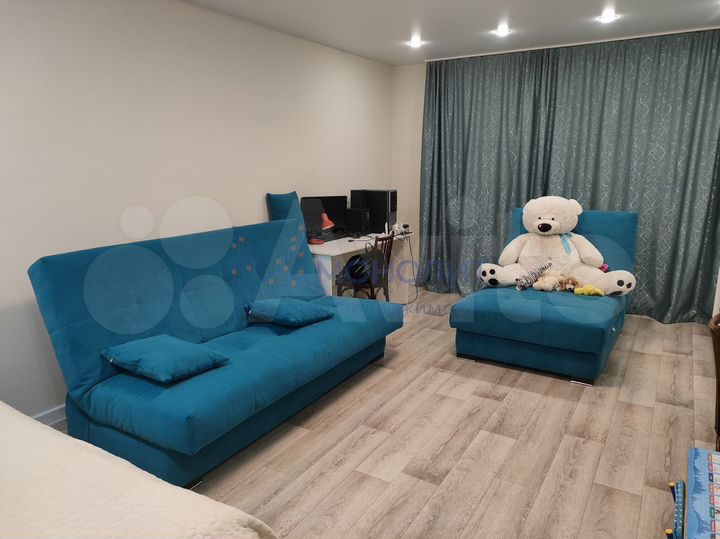 2-к. квартира, 77 м², 1/10 эт.