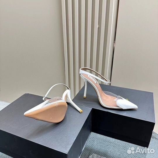 Босоножки Alaia heart кожа силикон белые