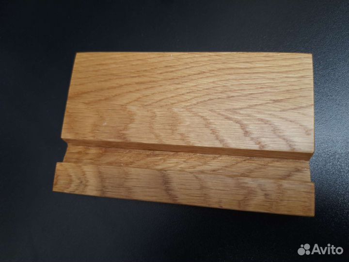 Подставка для смартфонов из натурального дуба