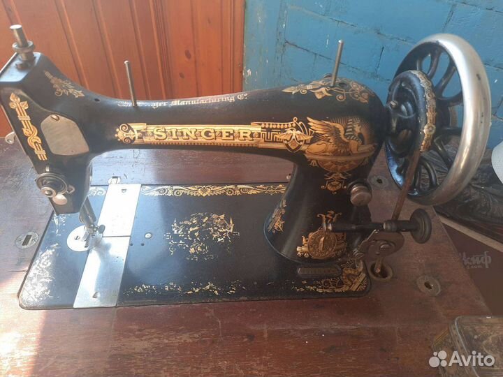 Швейная машина Зингер