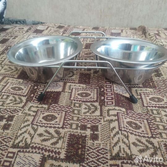 Миски для кошек или мелких собак на подставке