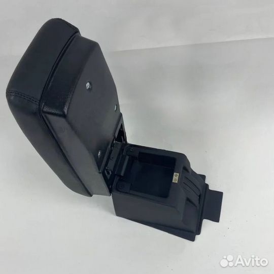 Подлокотник LADA niva