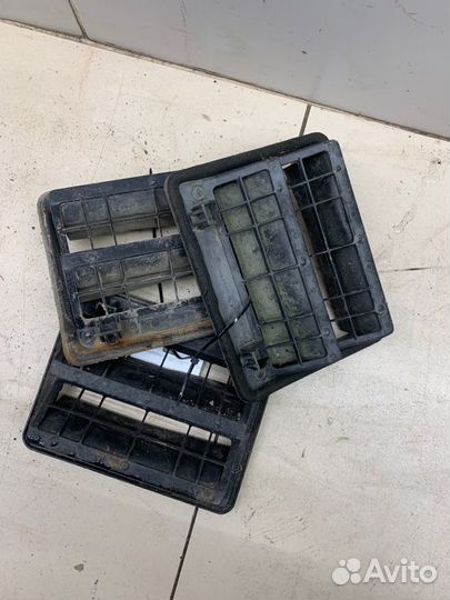 Решетка вентиляционная Dodge Stratus седан EDZ 2.4