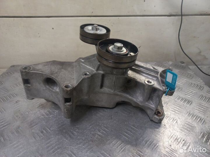 Кронштейн генератора Volkswagen Golf 4 1.4 16V AHW