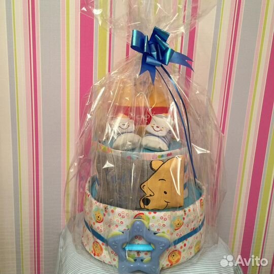 Букет из орехов, игрушек, носков, памперсный торт