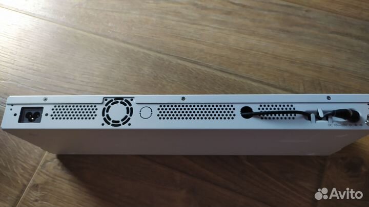 Коммутатор MikroTik CRS326-24G-2S+RM