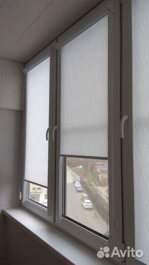 Рулонные шторы на окна сиде белый