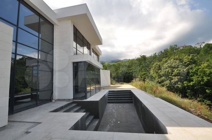 Дом 296,1 м² на участке 5,3 сот.