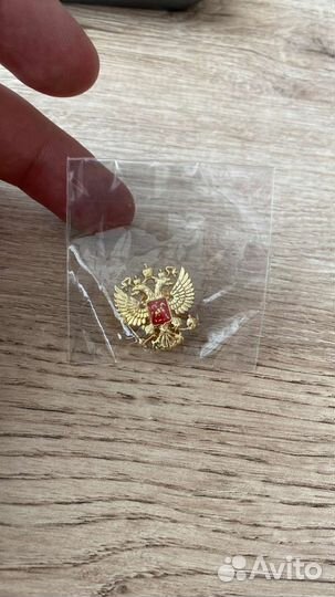 Значок на одежду