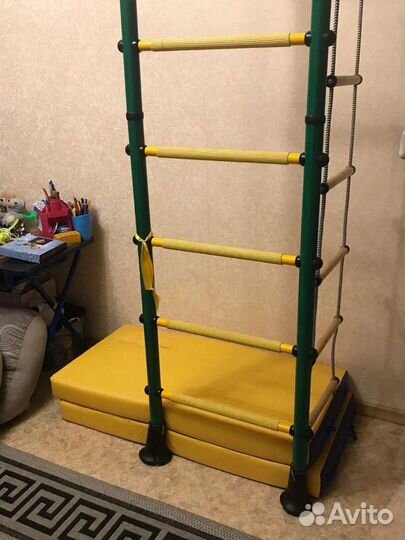 Шведская стенка с турником и брусьями бу