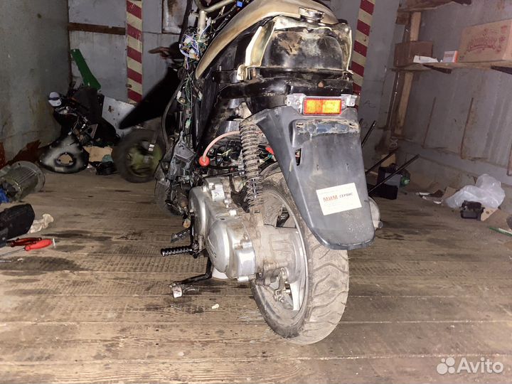 Скутер с очень хорошим торгом 139qmb стант пушка