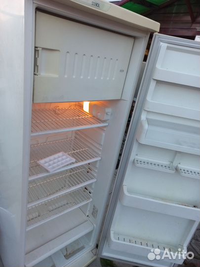 Холодильник бу стинол