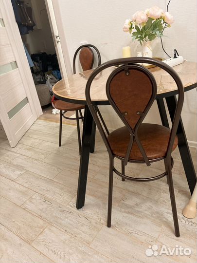 Кухонный стол