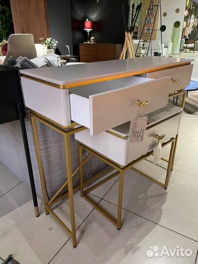 Консоль дизайнерская из Европы