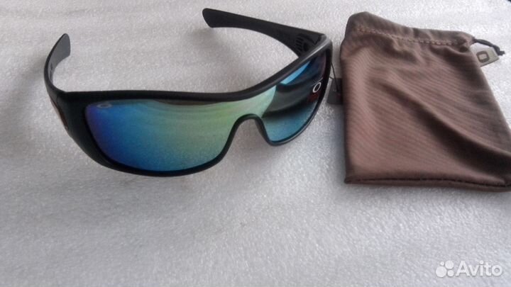 Продам солнцезащитные очки Okley