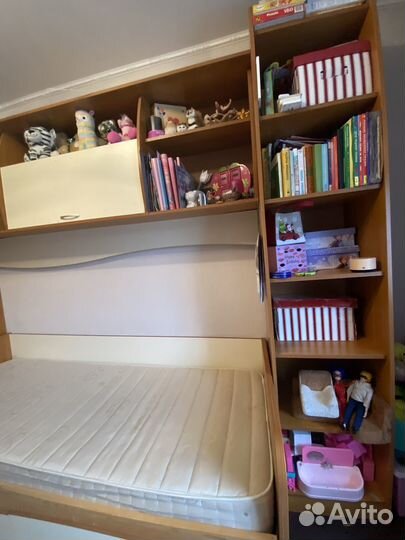 Стенка детская с кроватью