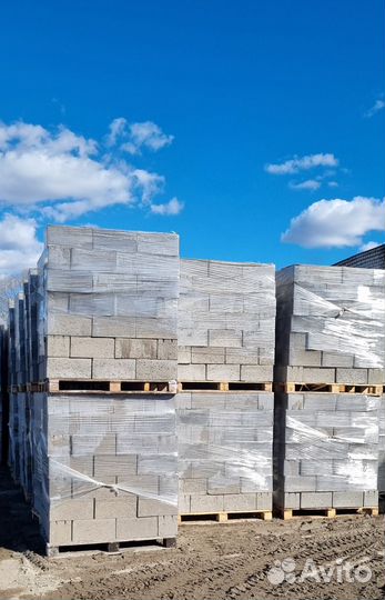 Керамзитобетонный блок 4-х пустотный