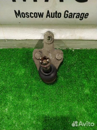 Шаровая опора передняя правая Lexus Rx 450 GYL25