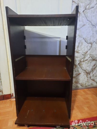 Удобная стойка для радиоаппаратуры на колёсиках