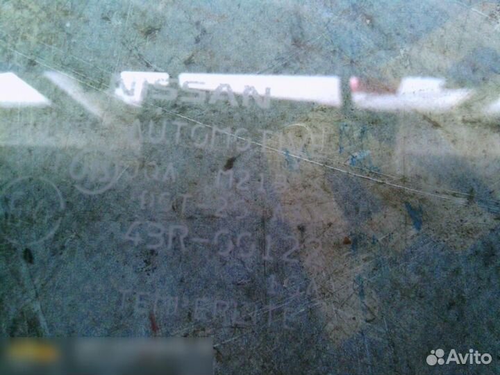 Стекло кузовное глухое левое Nissan X-Trail (T31)