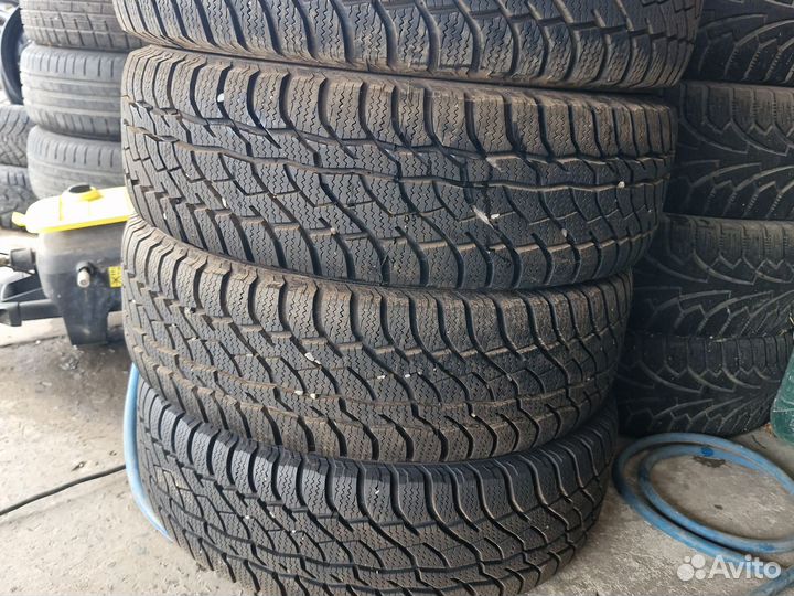 Viatti Bosco S/T V-526 215/65 R16 98T