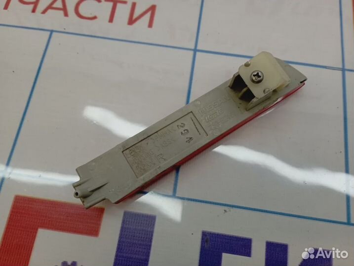 Отражатель в бампер задний правый Nissan Juke (YF15)