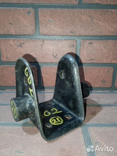 Кронштейн опоры двигателя subaru impreza GG2 EJ15 RR