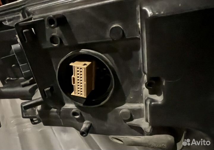 Фара передняя левая volkswagen touareg 2017 г