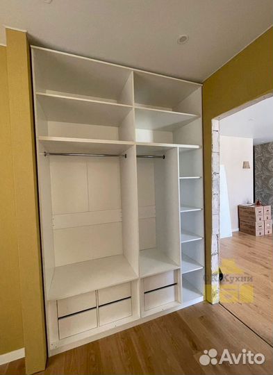 Встраиваемый шкаф