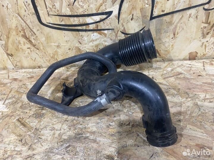 Патрубок воздушного фильтра Jaguar F-Pace 2016