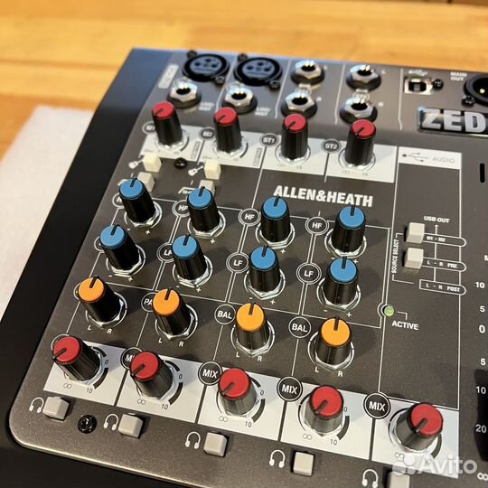 Allen & Heath ZEDi-8