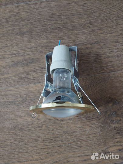 Светильник точечный потолочный