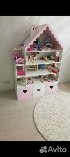 Кукольный домик с мебелью