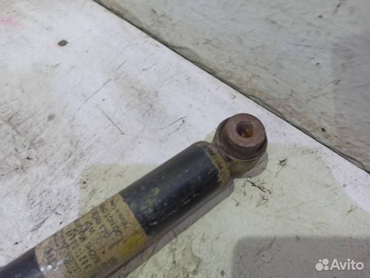 Амортизатор задний 562100664R