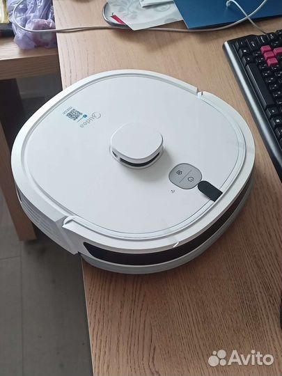 Робот пылесос моющий новый Midea M6