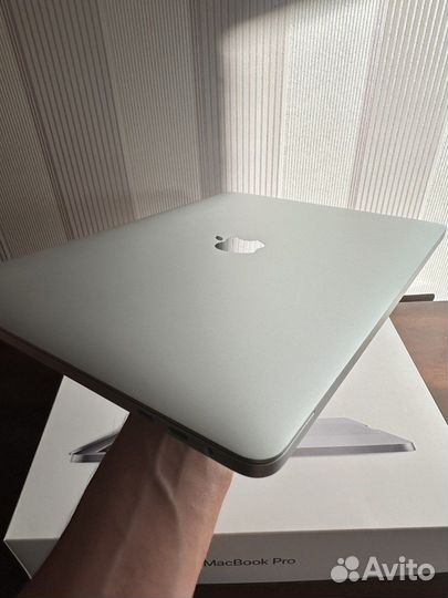 Macbook Pro 13 2019 A1989