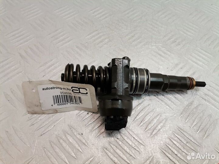 Форсунка Volkswagen Golf 5 2007 038130073AG