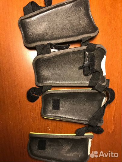 Щитки футбольные